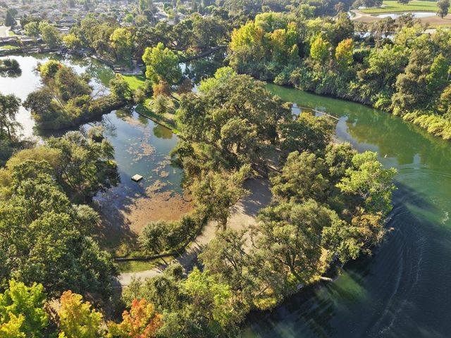 1131 Green Oaks Way, Lodi, CA 95240