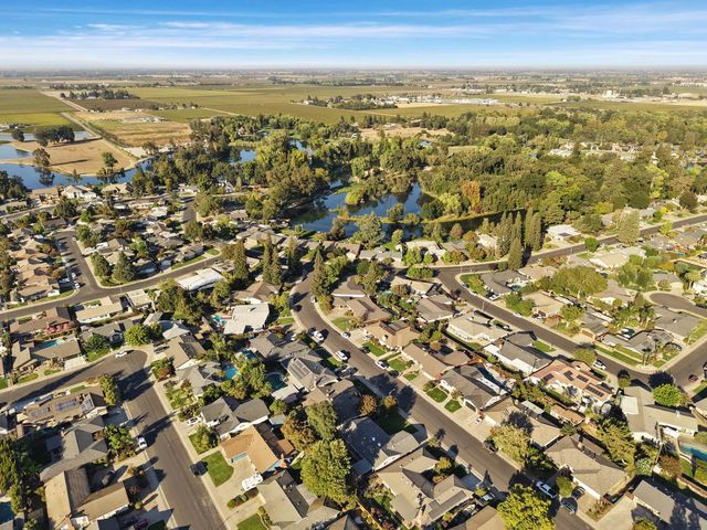 1131 Green Oaks Way, Lodi, CA 95240