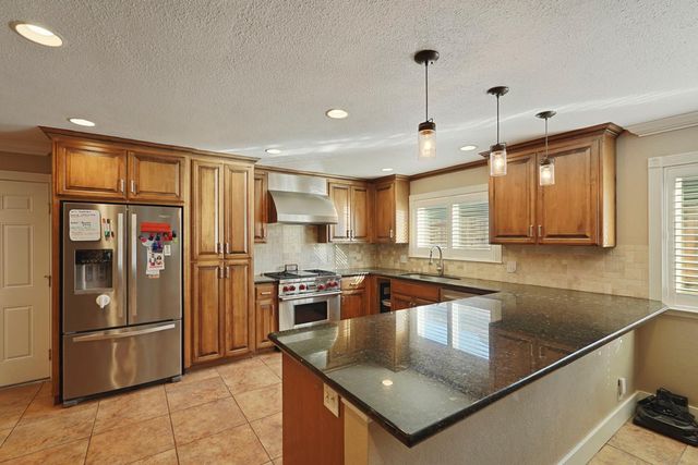 1131 Green Oaks Way, Lodi, CA 95240