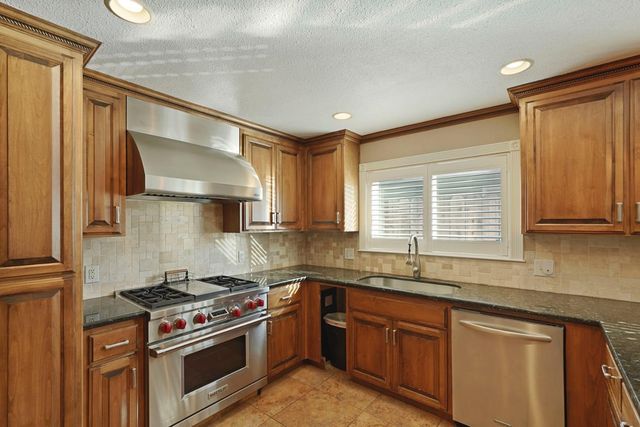 1131 Green Oaks Way, Lodi, CA 95240