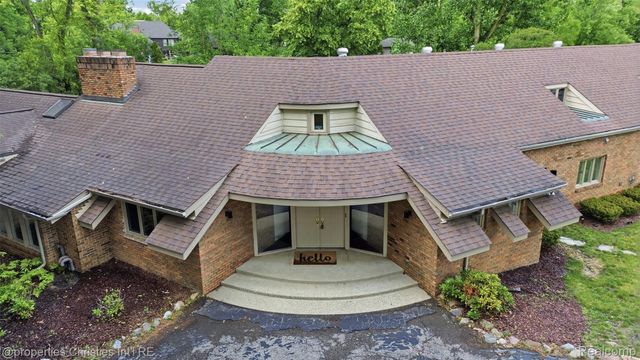 25310 Canterbury Road, Franklin Village, MI 48025