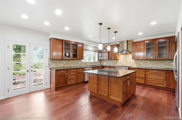 25310 Canterbury Road, Franklin Village, MI 48025