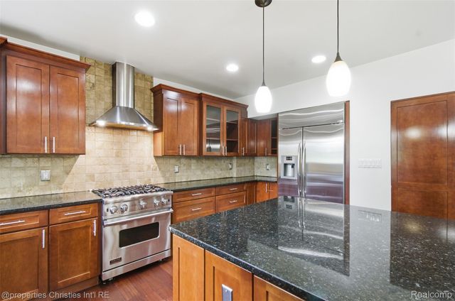 25310 Canterbury Road, Franklin Village, MI 48025