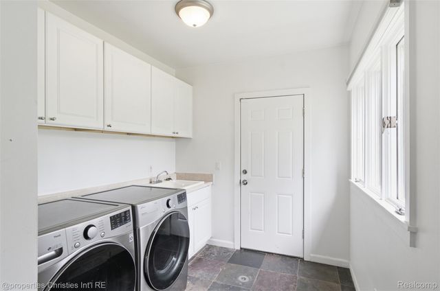 25310 Canterbury Road, Franklin Village, MI 48025