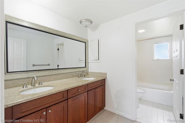 25310 Canterbury Road, Franklin Village, MI 48025
