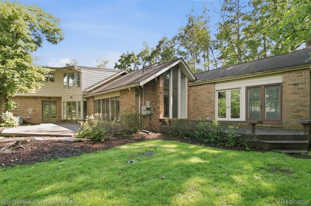 25310 Canterbury Road, Franklin Village, MI 48025