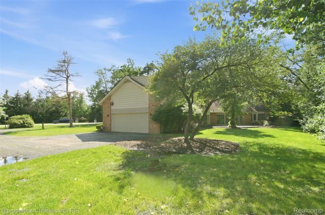 25310 Canterbury Road, Franklin Village, MI 48025