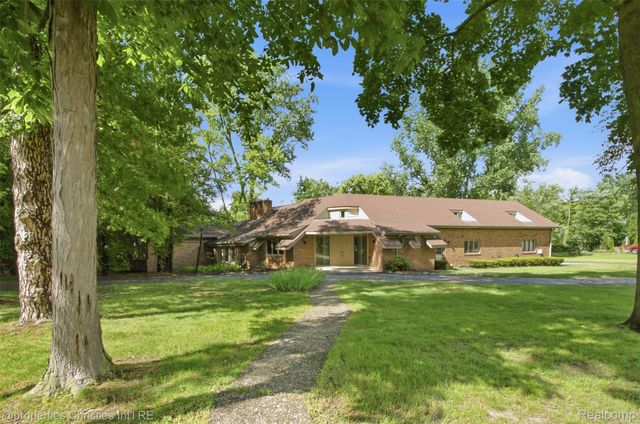 25310 Canterbury Road, Franklin Village, MI 48025