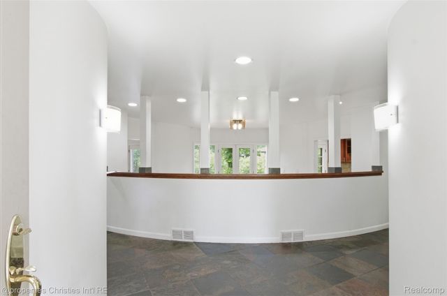 25310 Canterbury Road, Franklin Village, MI 48025