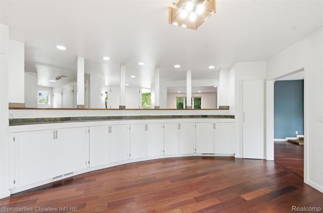 25310 Canterbury Road, Franklin Village, MI 48025