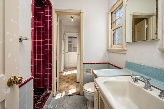 1569 Midvale Avenue, Los Angeles, CA 90024
