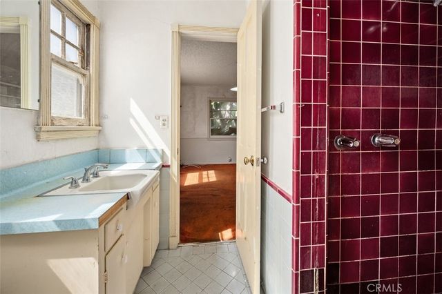 1569 Midvale Avenue, Los Angeles, CA 90024