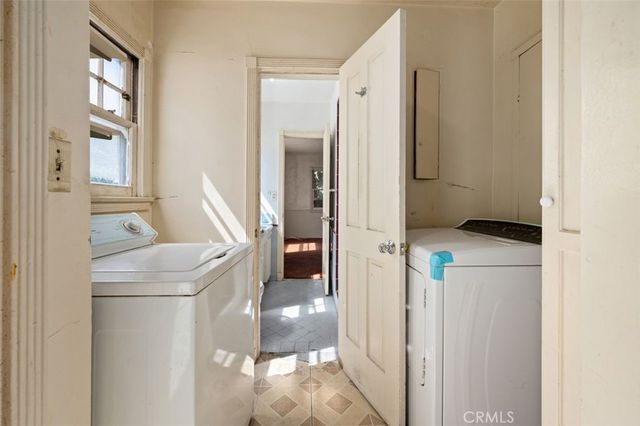 1569 Midvale Avenue, Los Angeles, CA 90024
