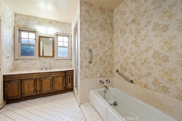 1569 Midvale Avenue, Los Angeles, CA 90024