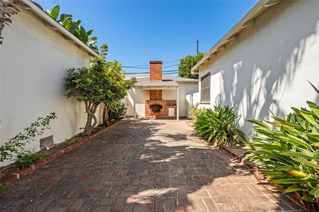 1569 Midvale Avenue, Los Angeles, CA 90024