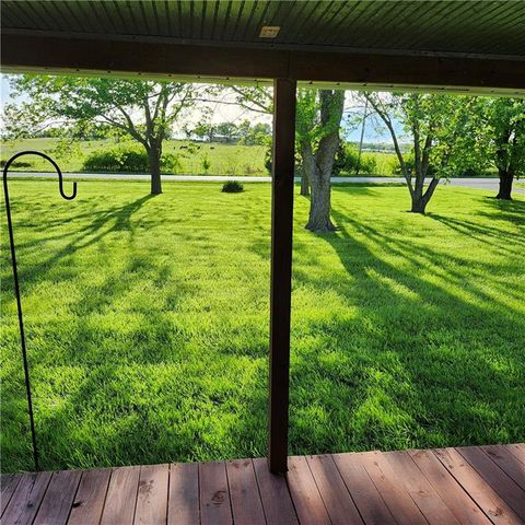 37869 Hedge Lane Road, Paola, KS 66071