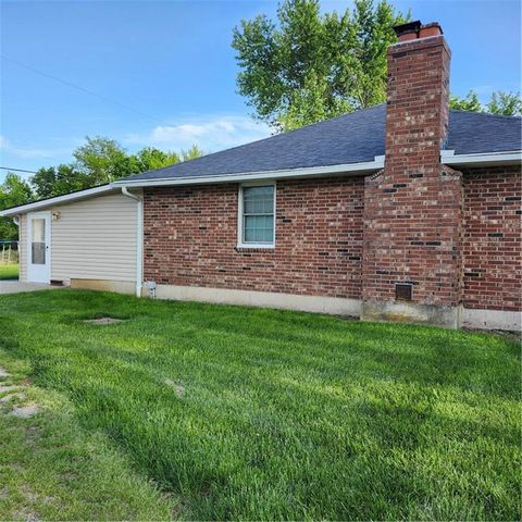 37869 Hedge Lane Road, Paola, KS 66071