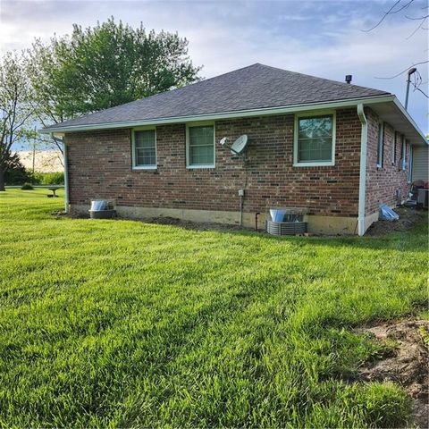 37869 Hedge Lane Road, Paola, KS 66071