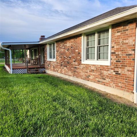 37869 Hedge Lane Road, Paola, KS 66071