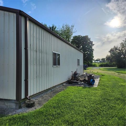 37869 Hedge Lane Road, Paola, KS 66071