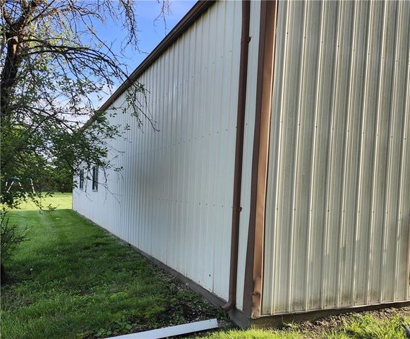 37869 Hedge Lane Road, Paola, KS 66071