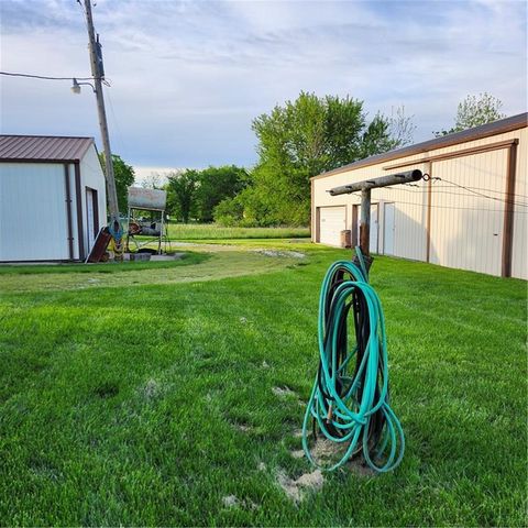 37869 Hedge Lane Road, Paola, KS 66071