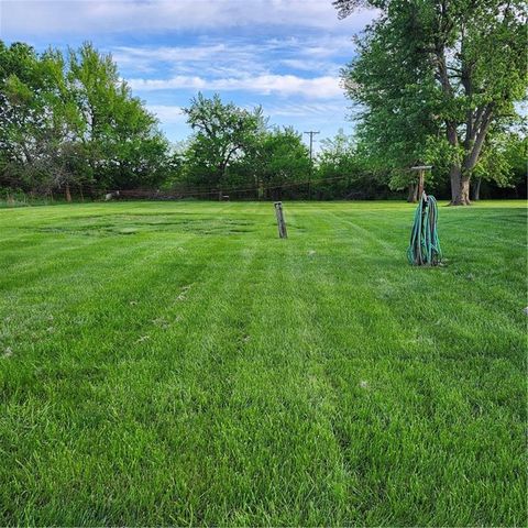 37869 Hedge Lane Road, Paola, KS 66071