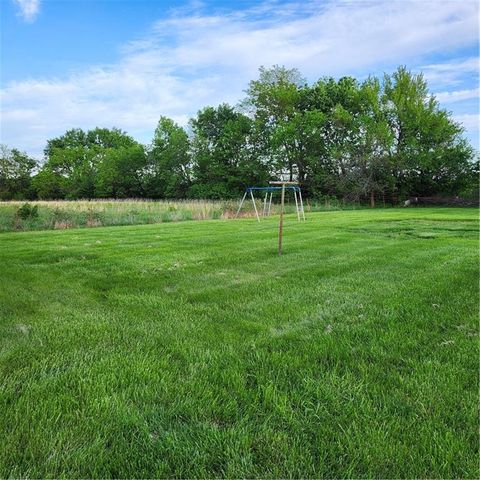 37869 Hedge Lane Road, Paola, KS 66071