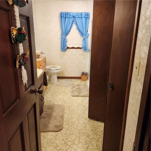 37869 Hedge Lane Road, Paola, KS 66071
