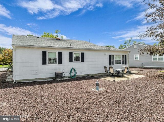 62 WESTBROOK DR, Toms River, NJ 08757