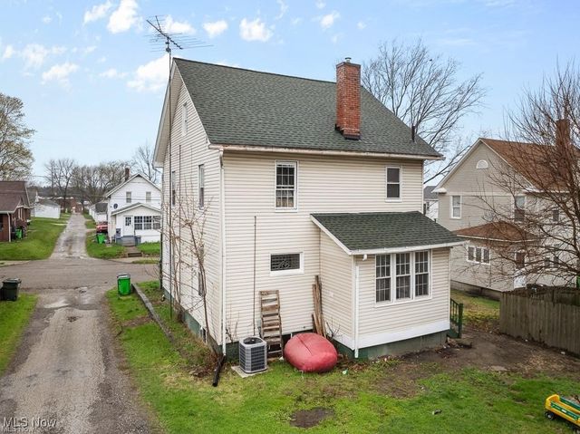 118 S McKinley Avenue, Alliance, OH 44601