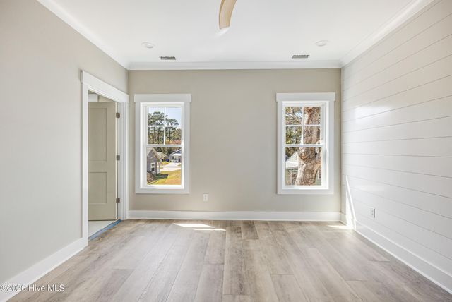 125 NW 19th Street, Oak Island, NC 28465