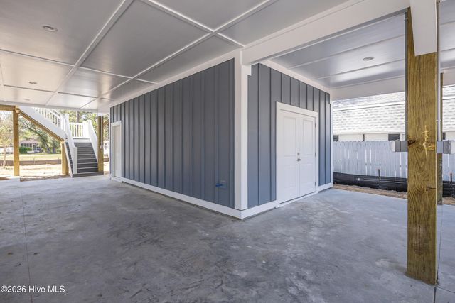 125 NW 19th Street, Oak Island, NC 28465