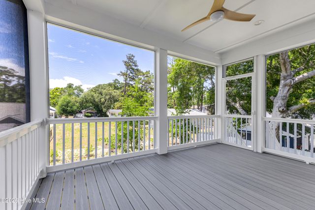 125 NW 19th Street, Oak Island, NC 28465