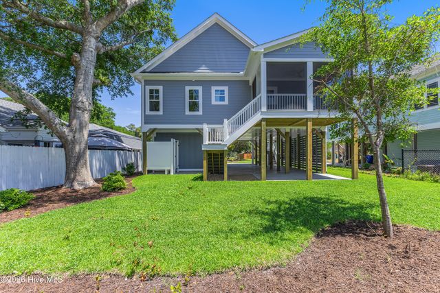125 NW 19th Street, Oak Island, NC 28465
