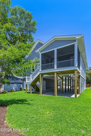 125 NW 19th Street, Oak Island, NC 28465