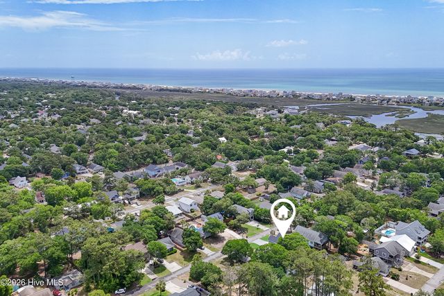 125 NW 19th Street, Oak Island, NC 28465