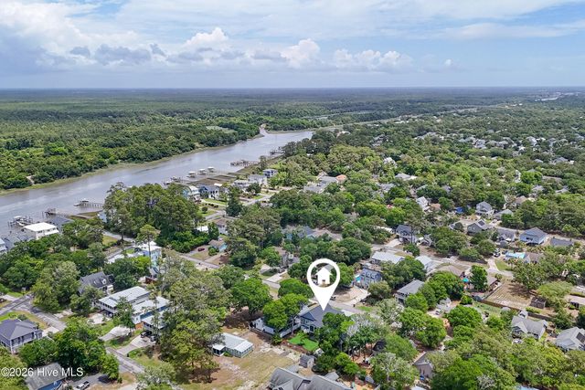 125 NW 19th Street, Oak Island, NC 28465