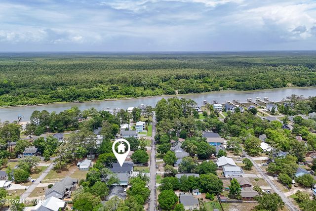 125 NW 19th Street, Oak Island, NC 28465