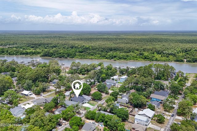 125 NW 19th Street, Oak Island, NC 28465