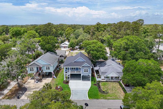 125 NW 19th Street, Oak Island, NC 28465