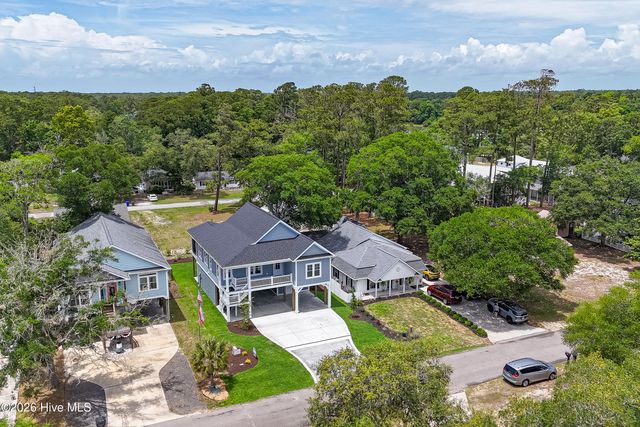125 NW 19th Street, Oak Island, NC 28465