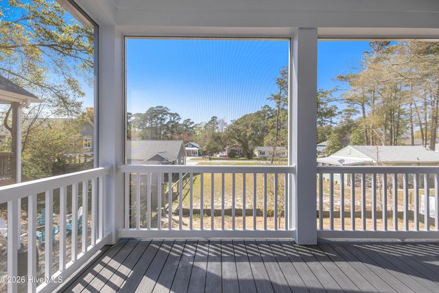 125 NW 19th Street, Oak Island, NC 28465