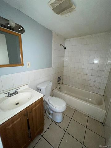 20569 Evergreen Road, Detroit, MI 48219