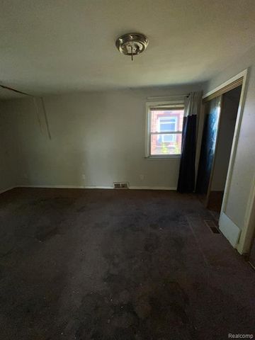 20569 Evergreen Road, Detroit, MI 48219