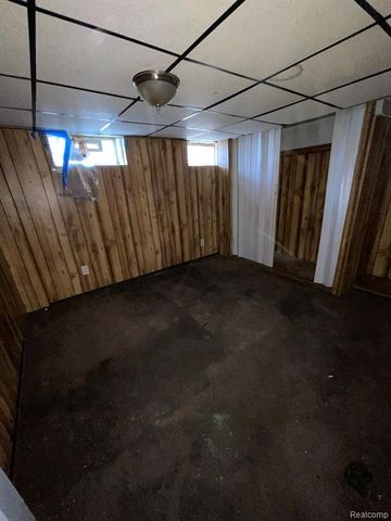 20569 Evergreen Road, Detroit, MI 48219