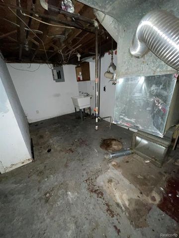 20569 Evergreen Road, Detroit, MI 48219