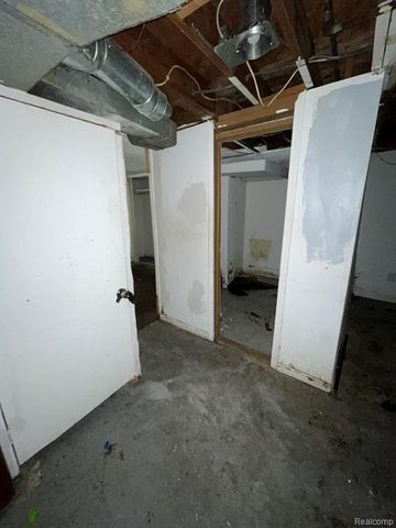 20569 Evergreen Road, Detroit, MI 48219