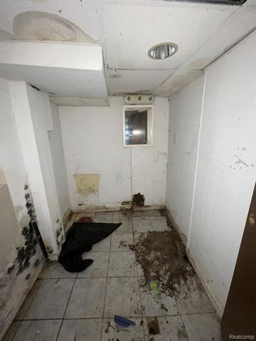 20569 Evergreen Road, Detroit, MI 48219