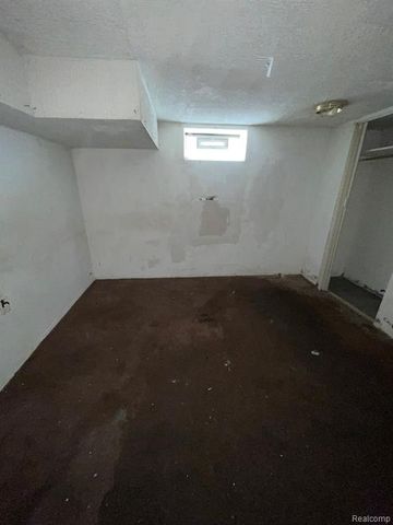 20569 Evergreen Road, Detroit, MI 48219